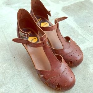 Swedish Hasbeens sky-high T-strap